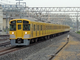 【西武】新2000系 新宿線��4両+4連による併結編成��