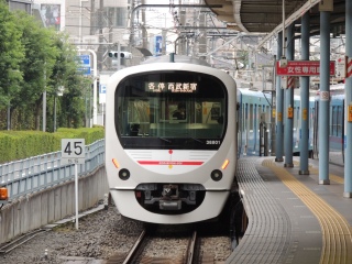 【西武新宿線】30000系 スマイルトレイン��DORAEMON-GO!��