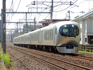 yz001n r[ԍ