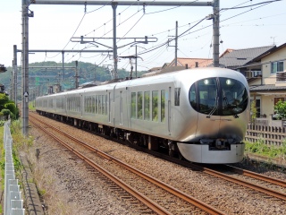yz001n r[ԍ