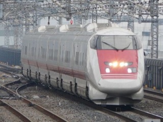 d  V
